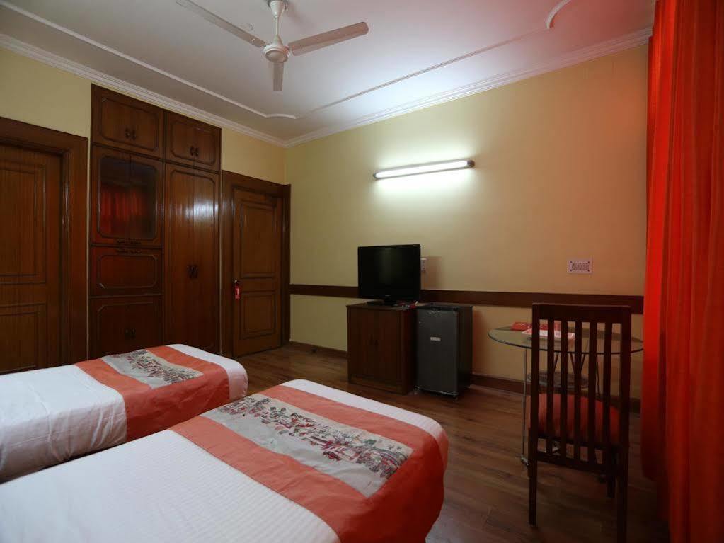 Oyo Rooms Kalkaji Mandir Új-Delhi Kültér fotó