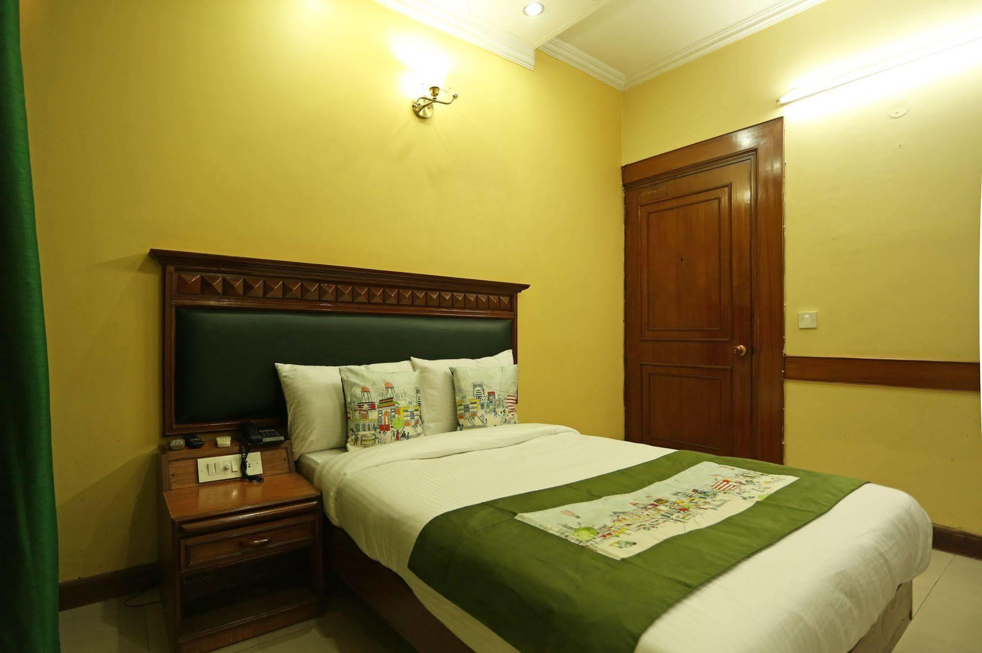 Oyo Rooms Kalkaji Mandir Új-Delhi Kültér fotó