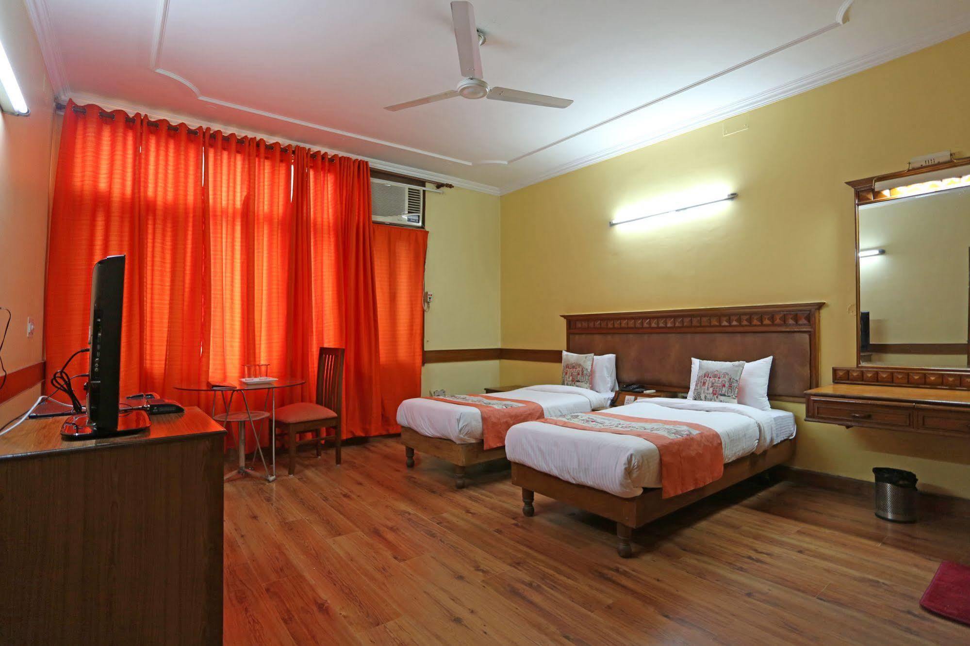 Oyo Rooms Kalkaji Mandir Új-Delhi Kültér fotó