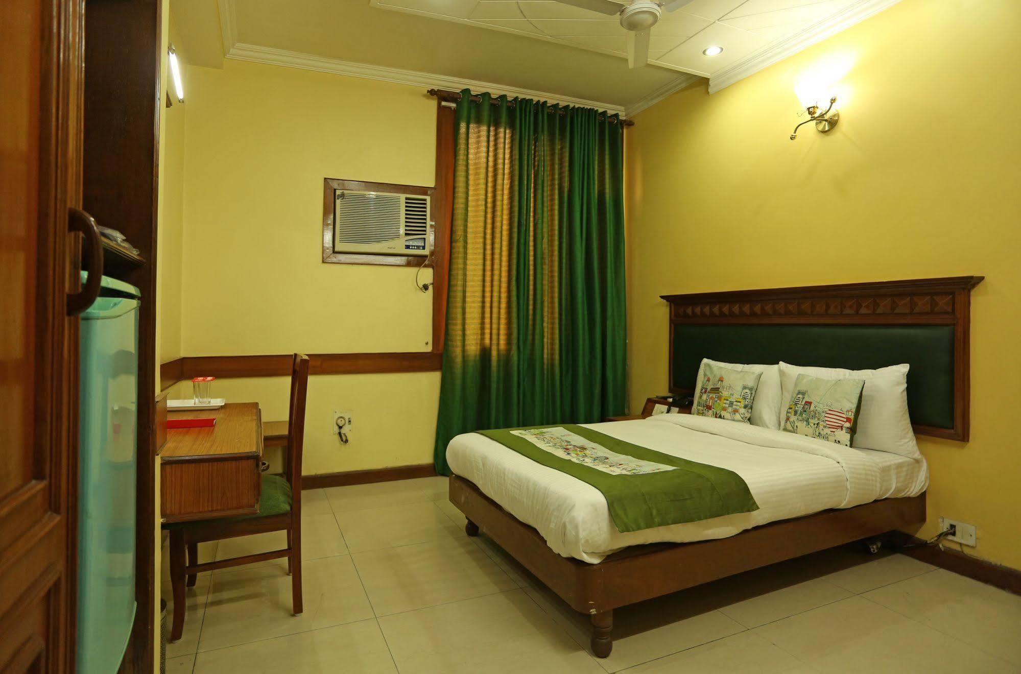 Oyo Rooms Kalkaji Mandir Új-Delhi Kültér fotó